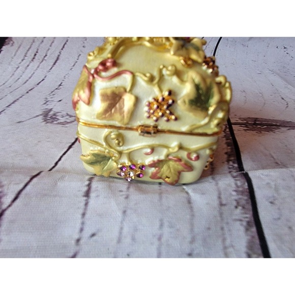 Rucinni Jeweled Trinket Box Filigree Grape Vine Leaves Gold Ring Gift - Picture 5 of 13